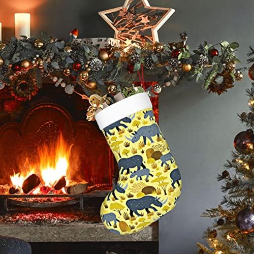 Божиќни чорапи за загрозени носорочни пустини со двојно еднострано камин што виси чорапи